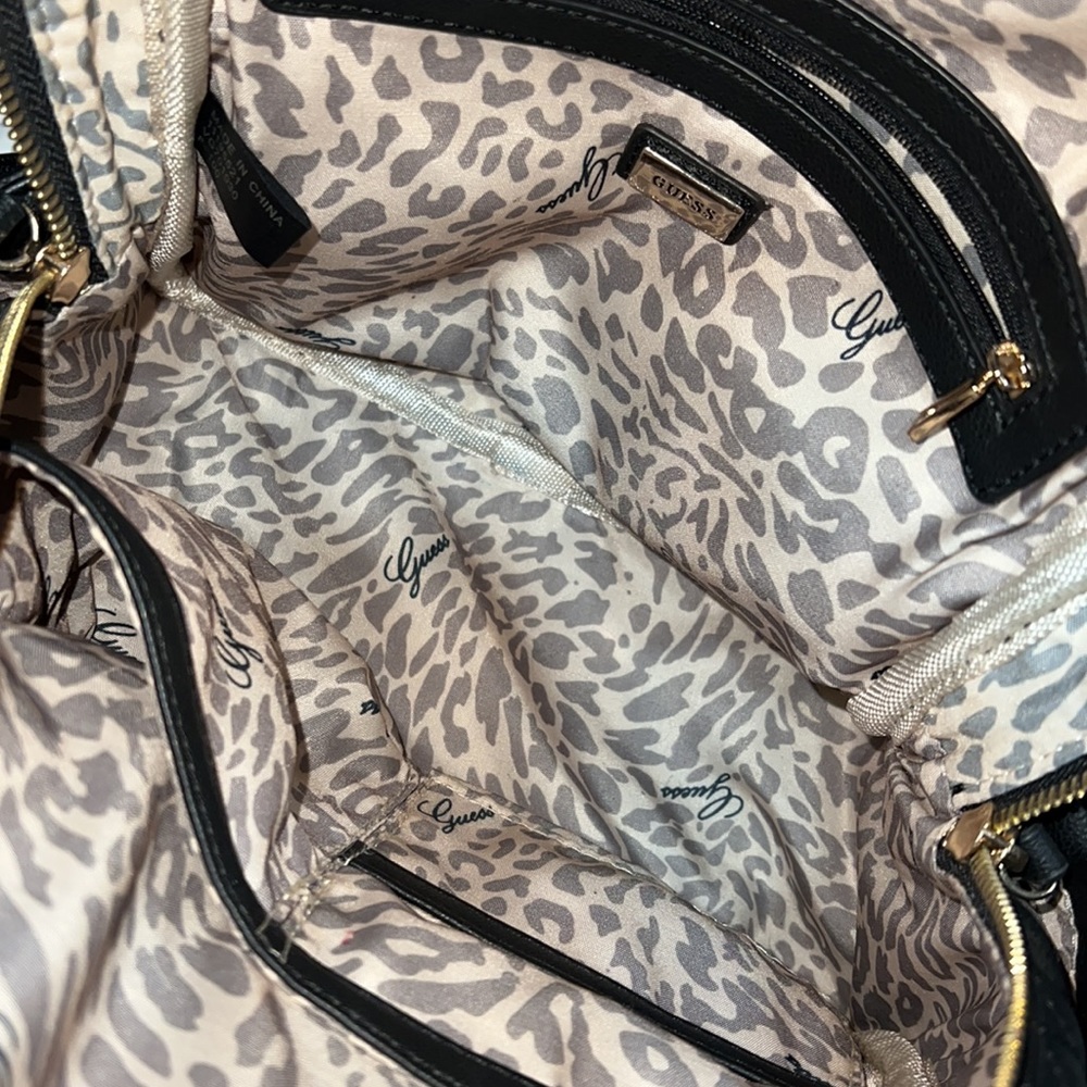 GUESS backpack - Picture 3 of 3